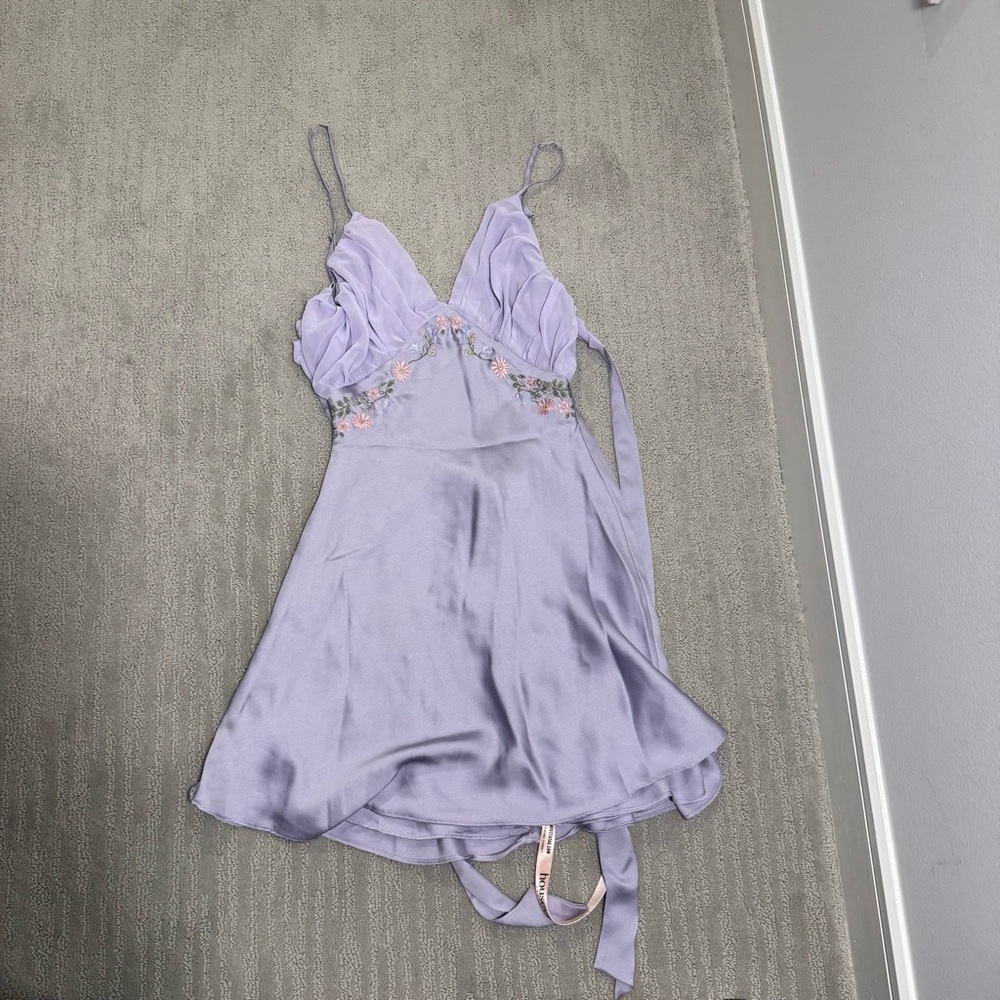 House of CB Christa embroidered lavender mini dress size medium NWT